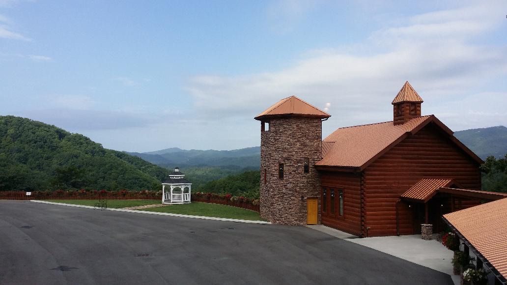 angels view wedding chapel in pigeon forge