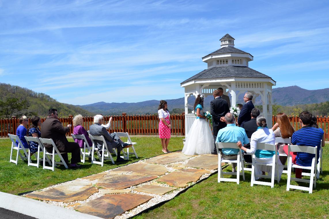 outdoor mountain weddings