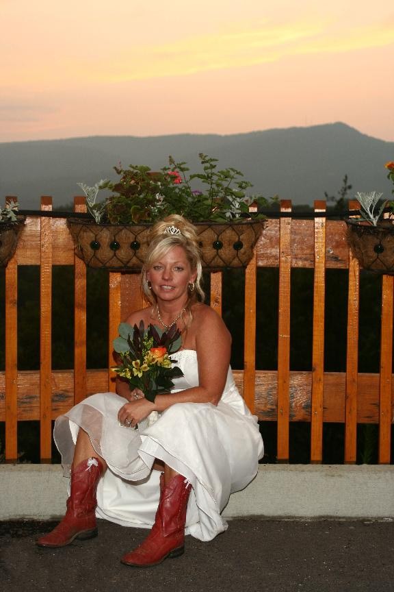 sunset weddings in pigeon forge